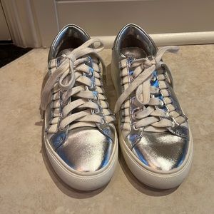 Metallic silver Tory Burch tennis shoes